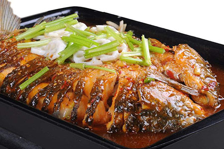 烤鱼加盟连锁店：江边城外烤鱼创造新美味新红火