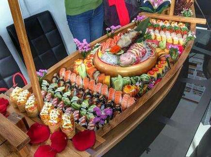 一口寿司船